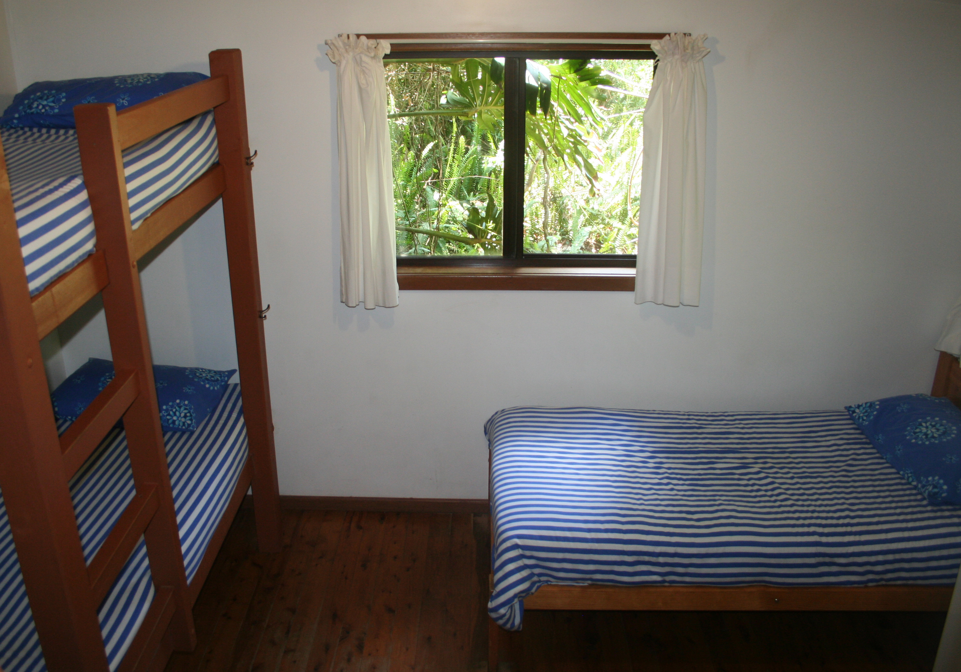 Multi-Share Room - Port Stephens YHA