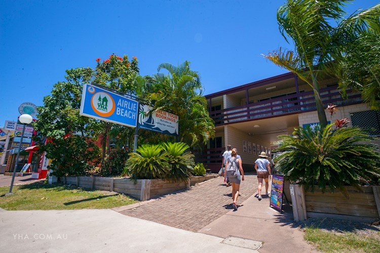 Airlie Beach YHA Fun and friendly backpacker hostel