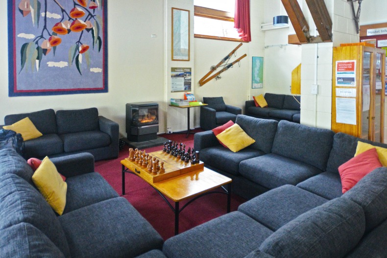 Group Lounge - Thredbo YHA.jpg