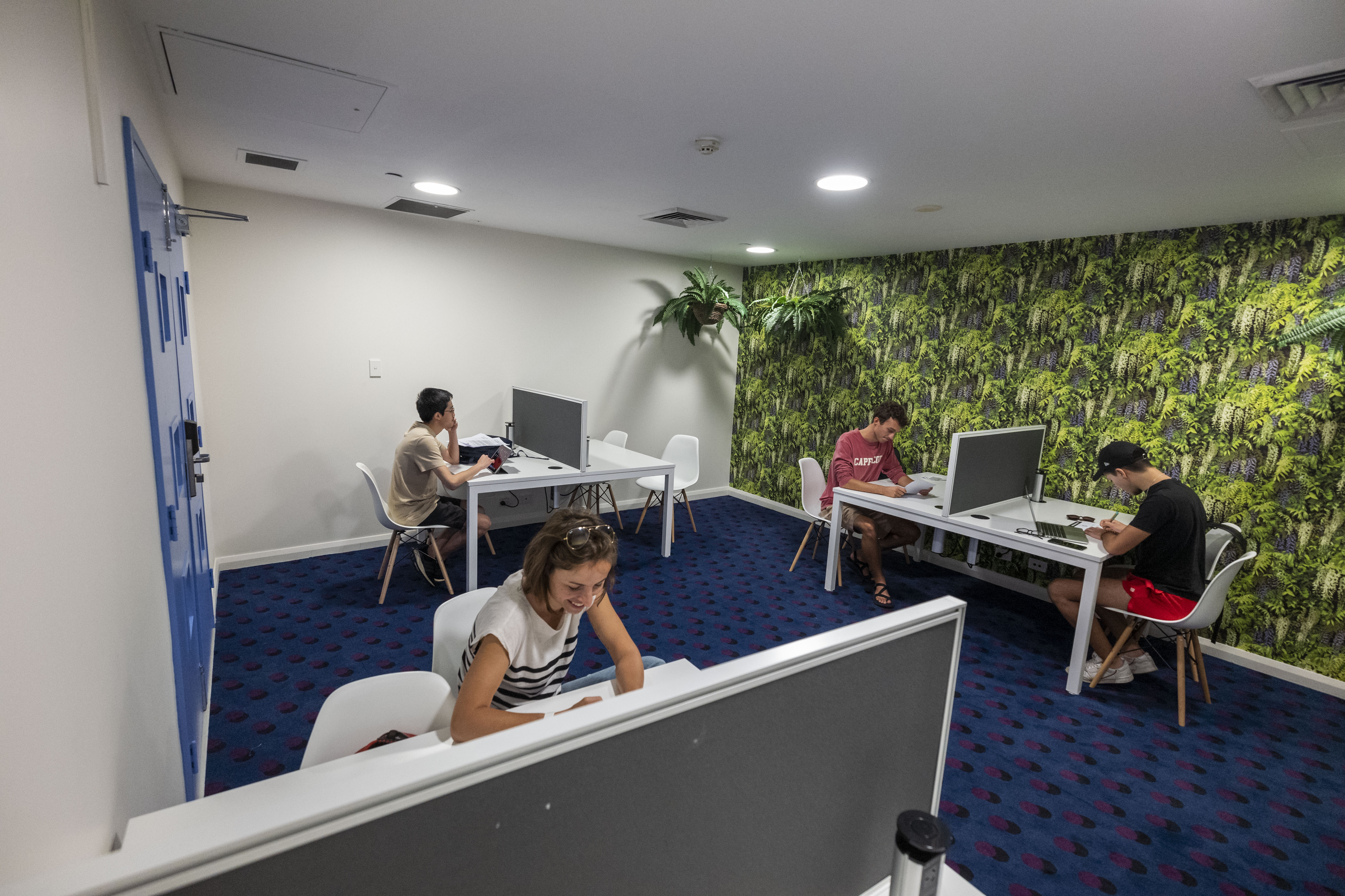 Sydney Central YHA_coworking space_2019 (15).JPG