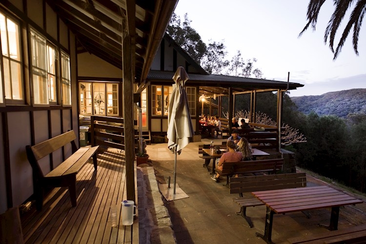 Al fresco life at Pittwater YHA
