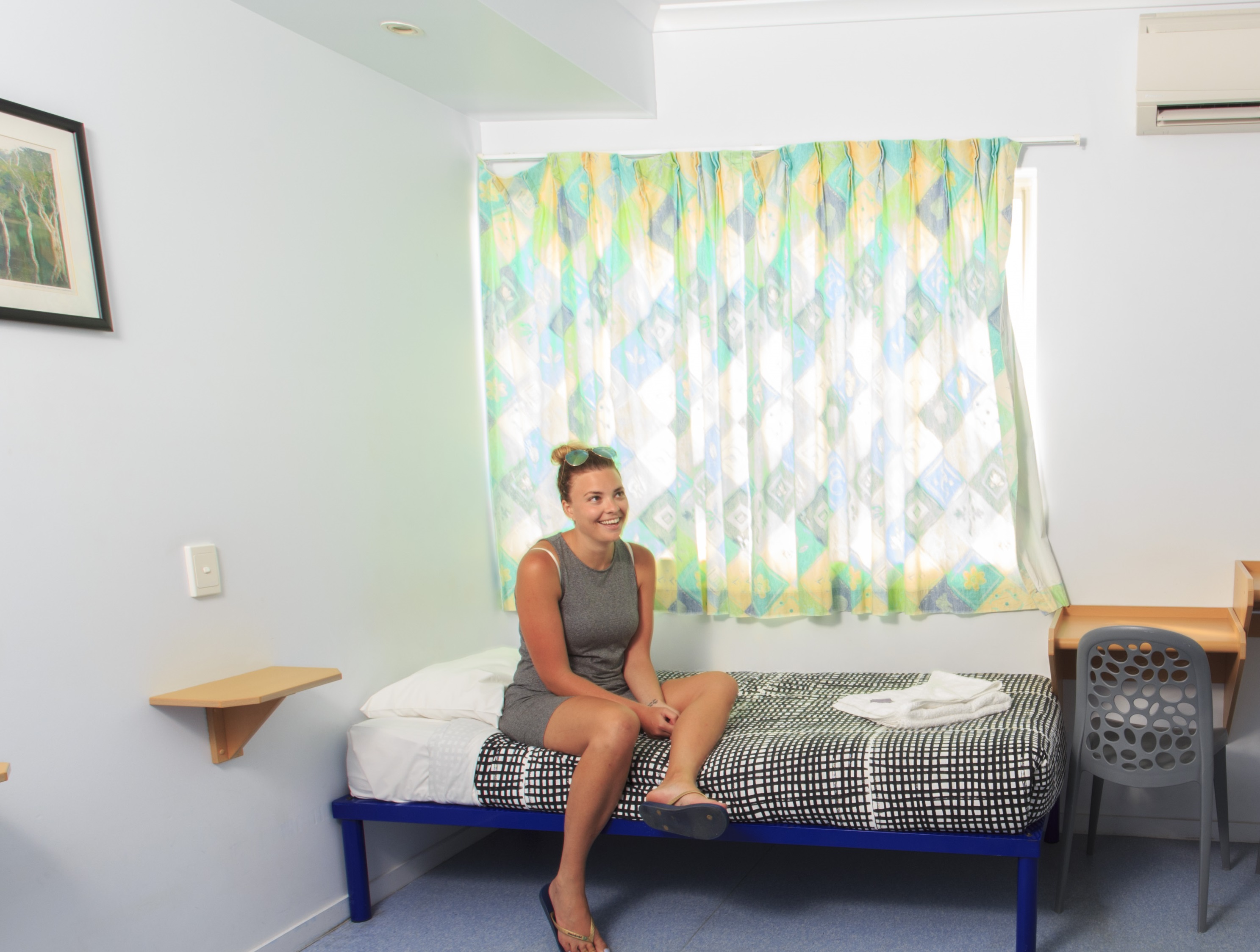 Cairns Central YHA - Twin Room (8).jpg