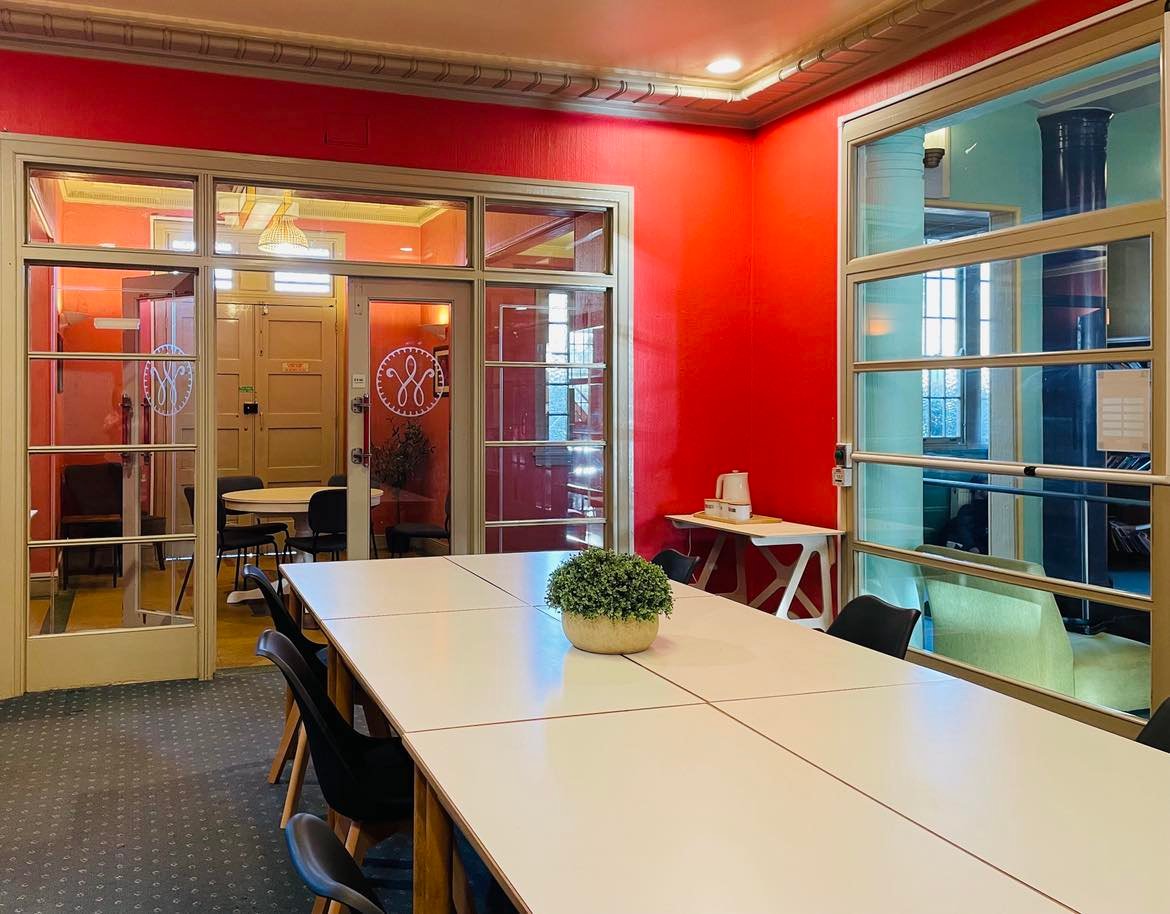 Y-Hive Blue Mountains Meeting Room.jpg