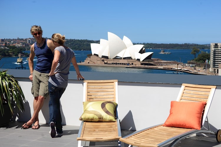 Sydney Harbour YHA_rooftop couple.JPG