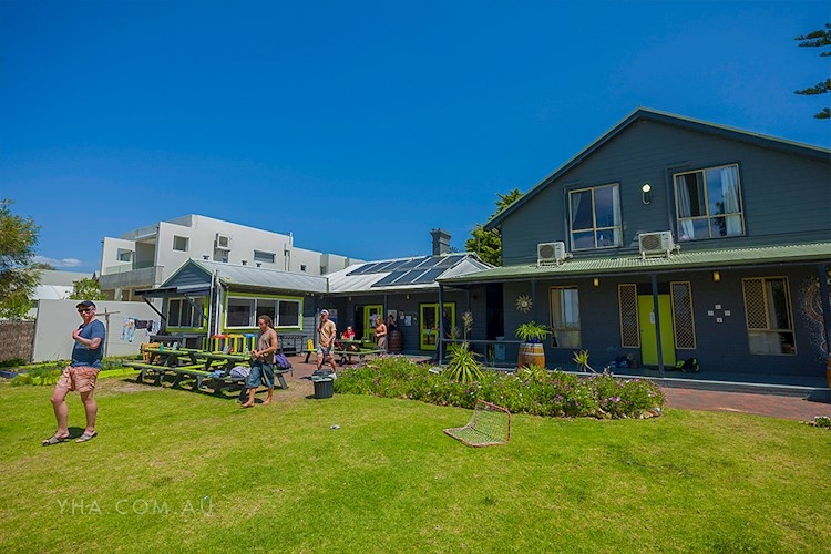 Dunsborough YHA_exterior_2018 (20).jpg
