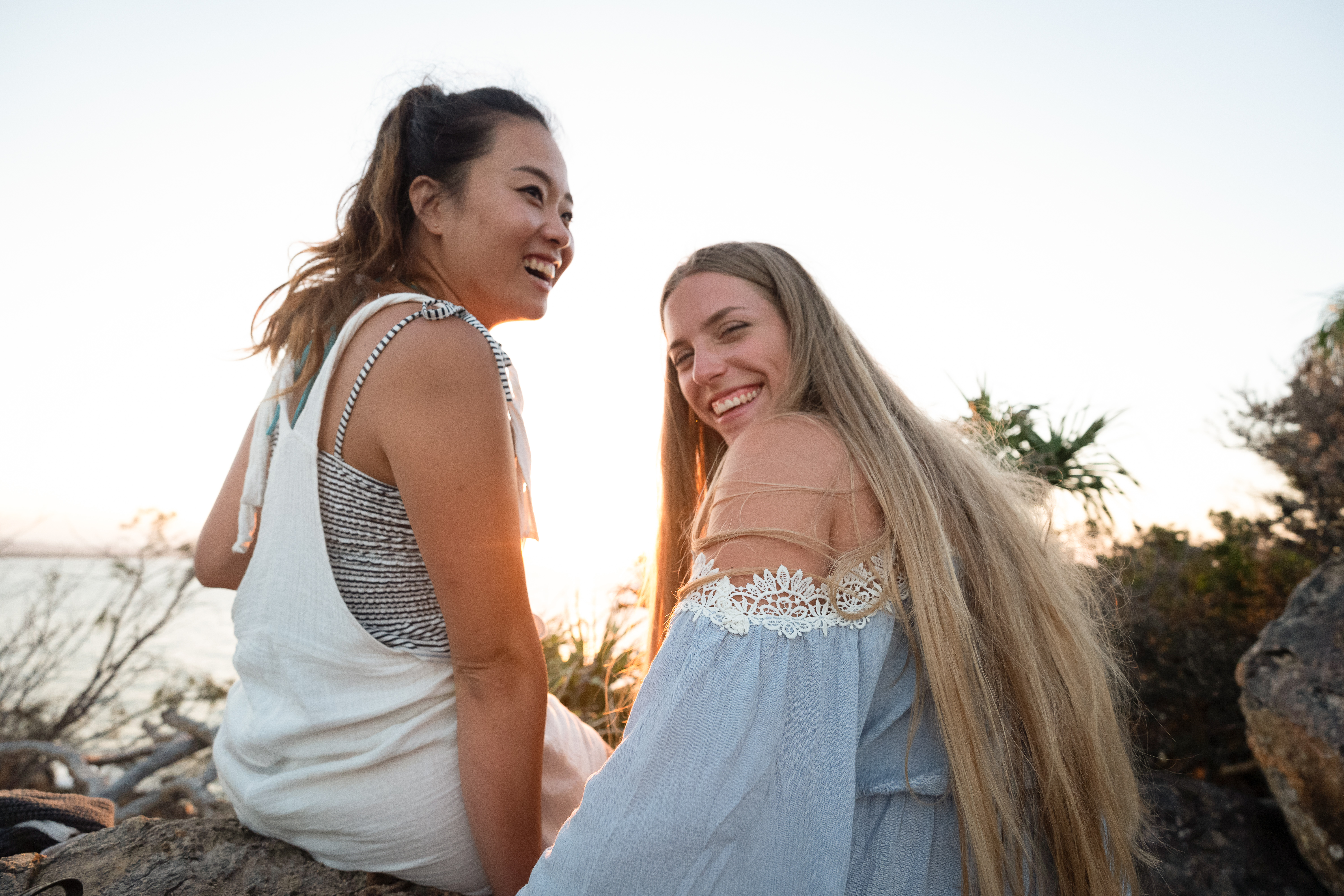 1770 YHA_sunset_beers_2019 (16).jpg