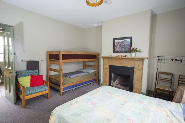 Port Fairy YHA_4 Bed Family_2017.jpg