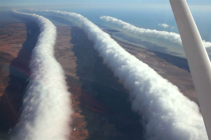 MorningGloryCloudBurketown Edited - CC BY-SA 3.0 - Mike Petroff NEW article size.jpg