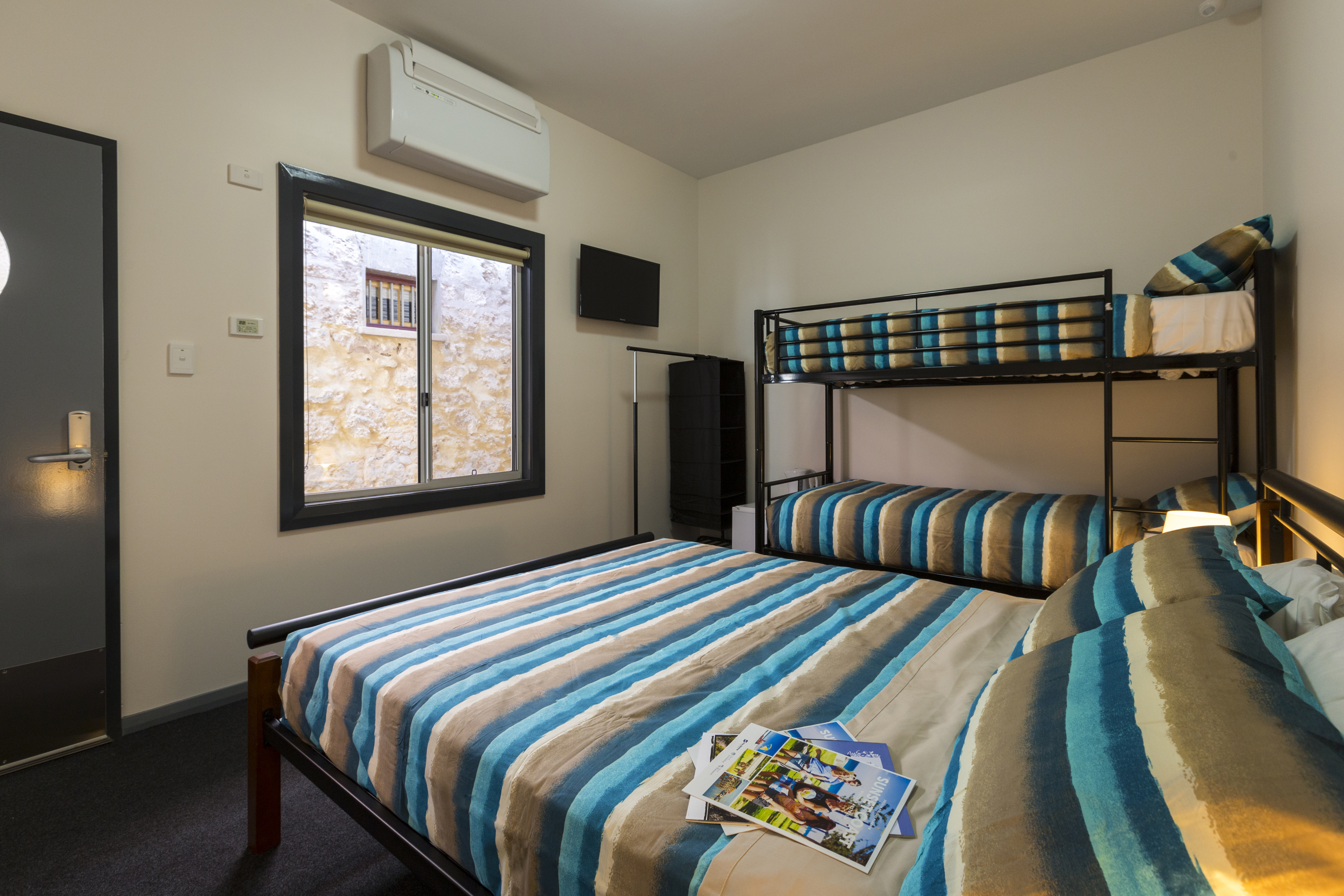 Fremantle YHA 4 Share Family Ensuite