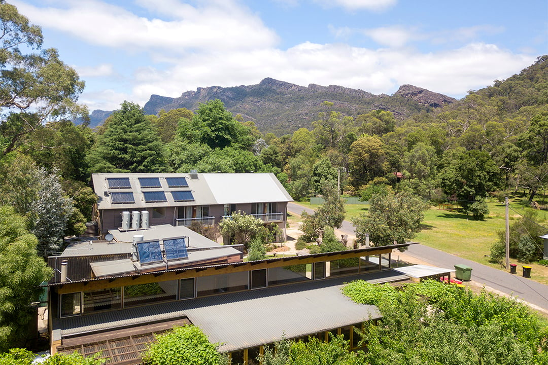 Grampians Eco YHA_exterior_solar panels_2017 EDIT Web ver.jpg