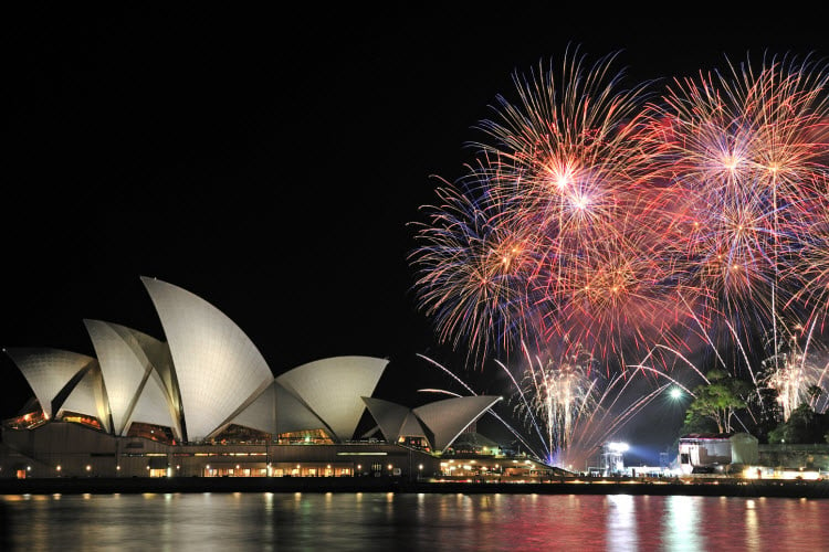 Sydney NYE fireworks_Opera House_credit Max Earey shutterstock