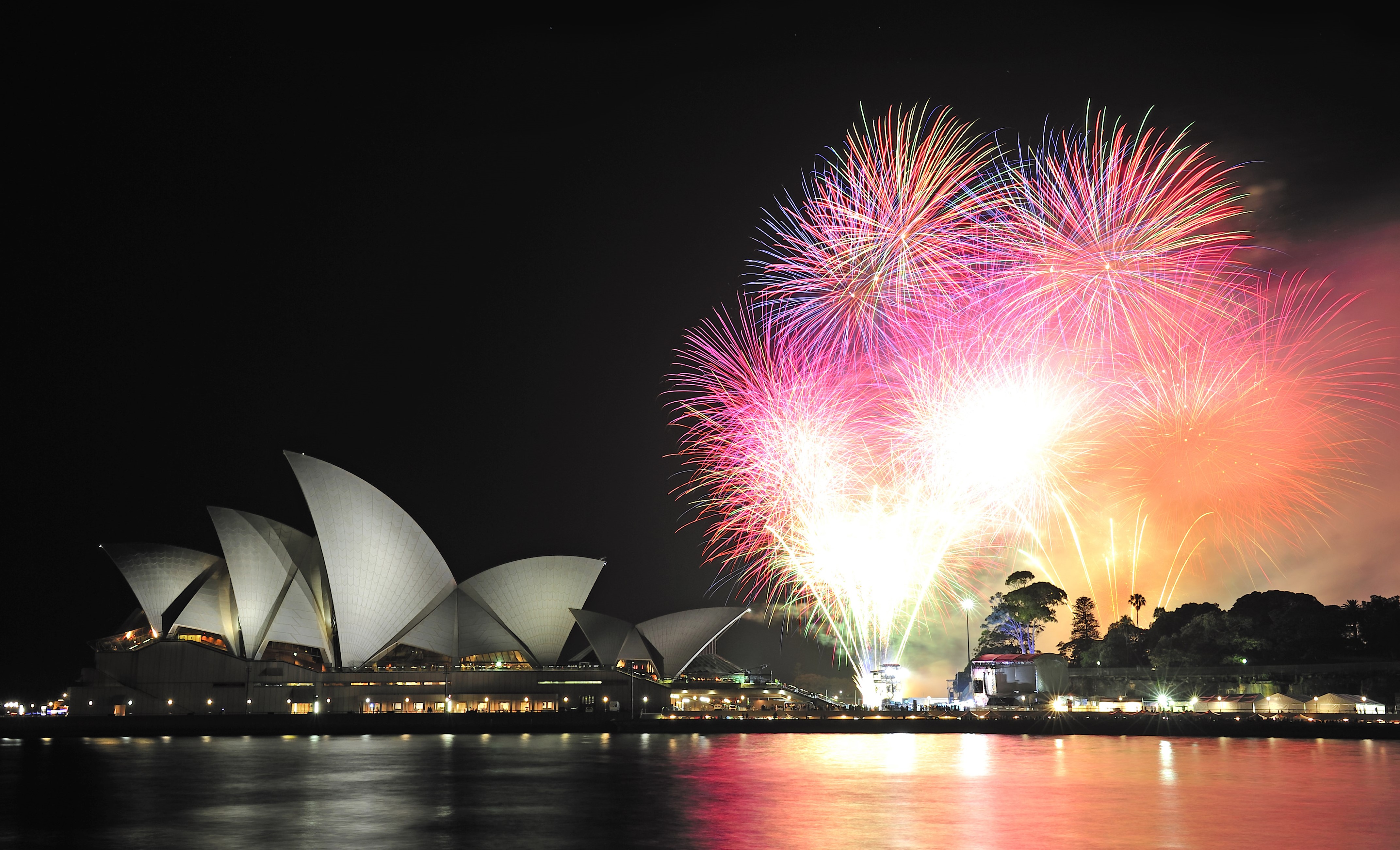 Sydney Opera House fireworks.jpg