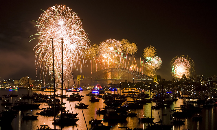 Quoi de neuf aujourd'hui ? - Page 31 Sydney-harbour-nye-fireworks_shutterstock-3