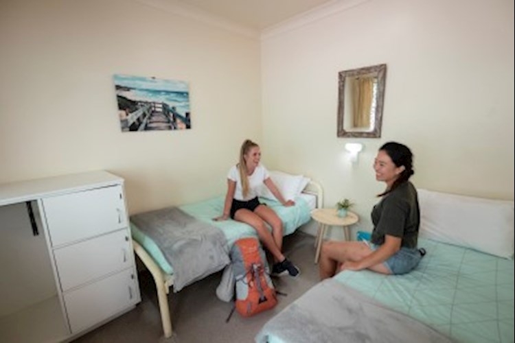 Noosa Heads YHA twin room 2019 new.JPG