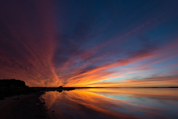 7. Coorong sunrise credit Mac1745 Wikimedia Commons