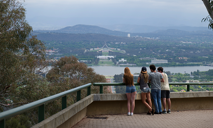 Canberra City YHA_Mt Ainslie Lookout.jpg
