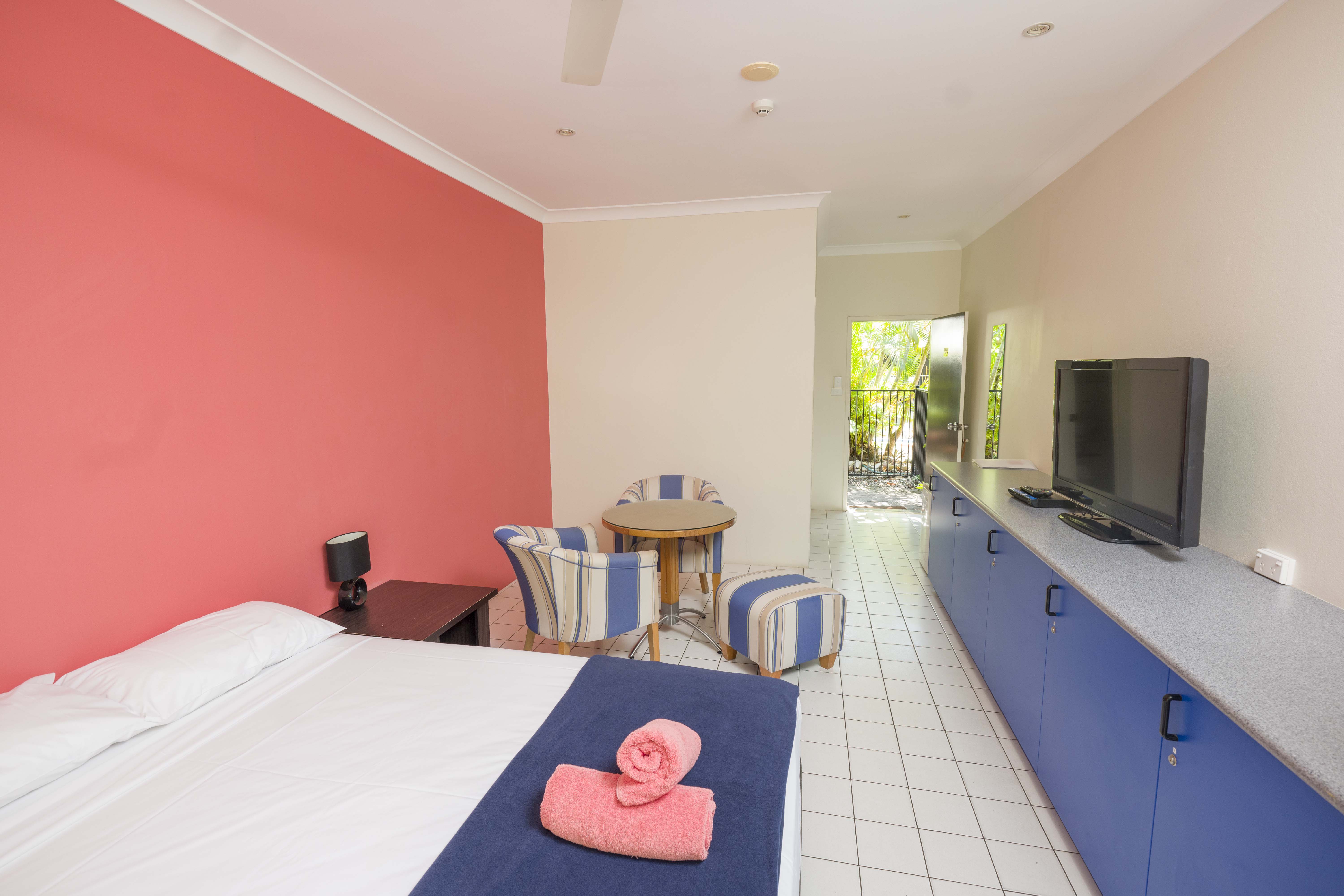 Port Douglas YHA_Double Room_2018 (4).jpg