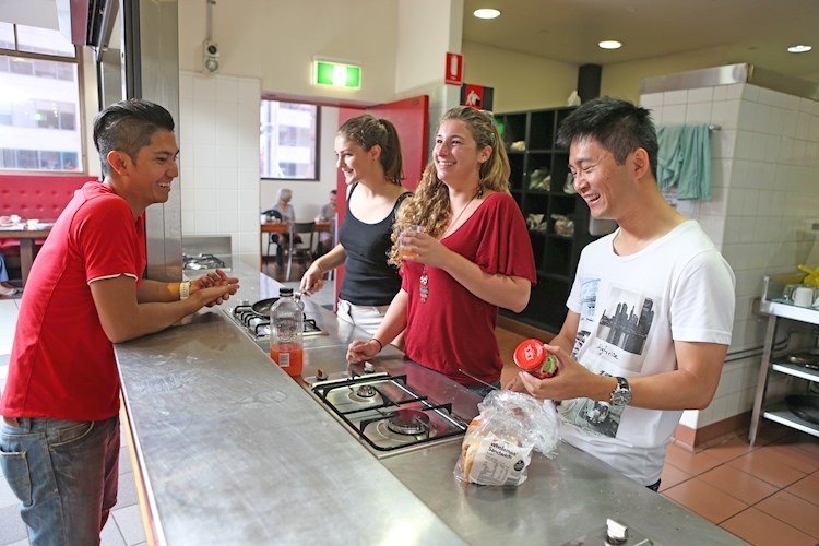Sydney Central YHA_Kitchen (2).JPG