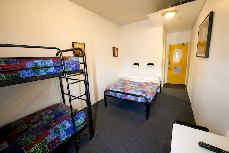 Perth City YHA_Family Room (1).JPG