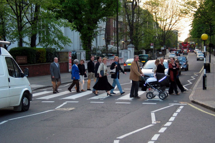 13. Abbey Road crossing credit Hansjorn Wikimedia Commons