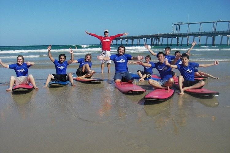 2 Hour Surf Lesson YHA Australia