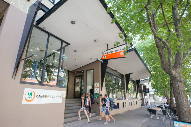 Canberra City YHA Official site Centrally Located