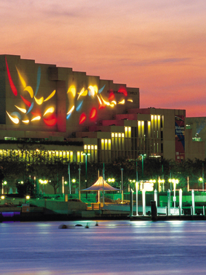 PT_get a culture fix at GOMA, the museum or performing arts centre_Tourism and Events Qld.jpg