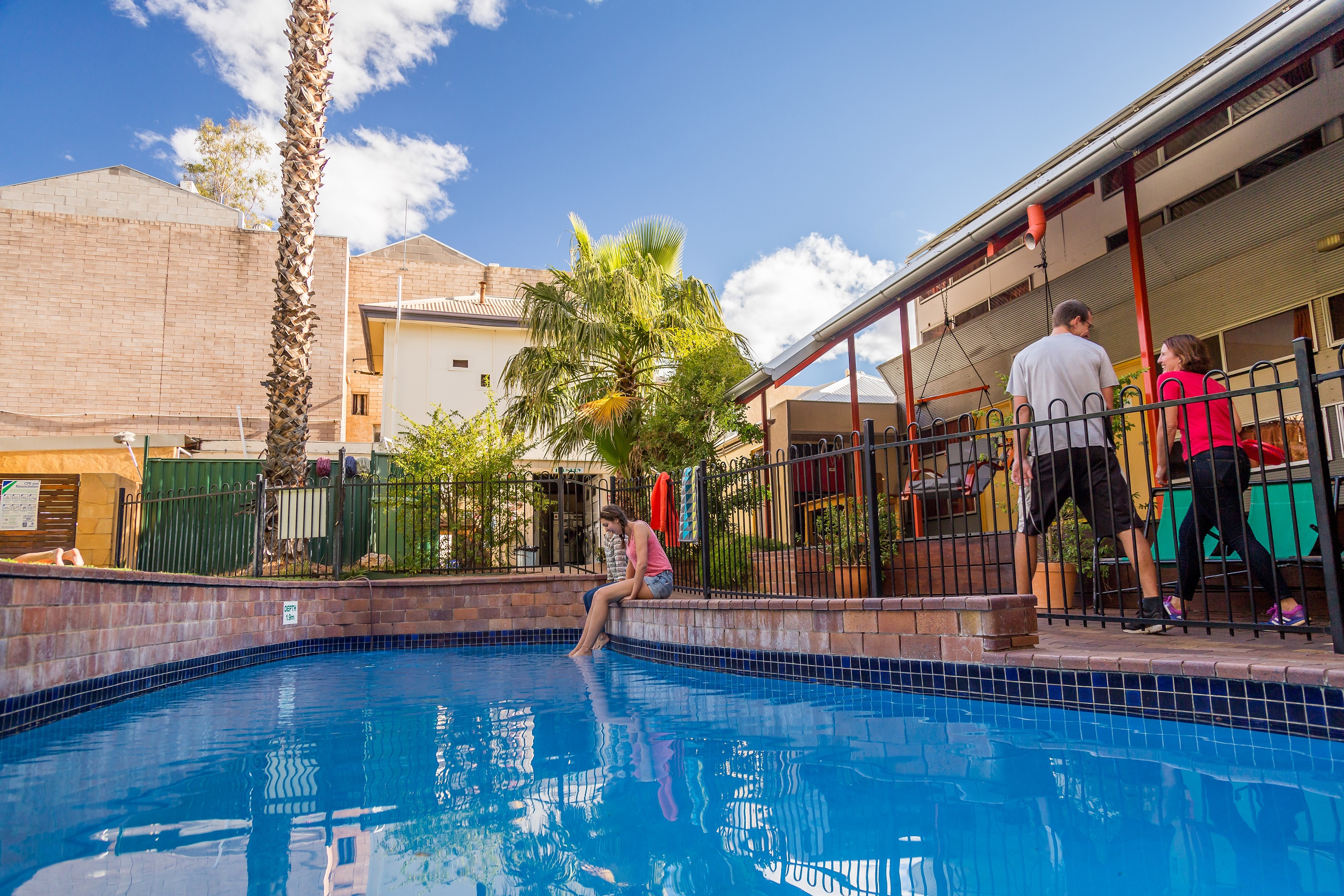 Alice Springs YHA _Swimming Pool (2).jpg