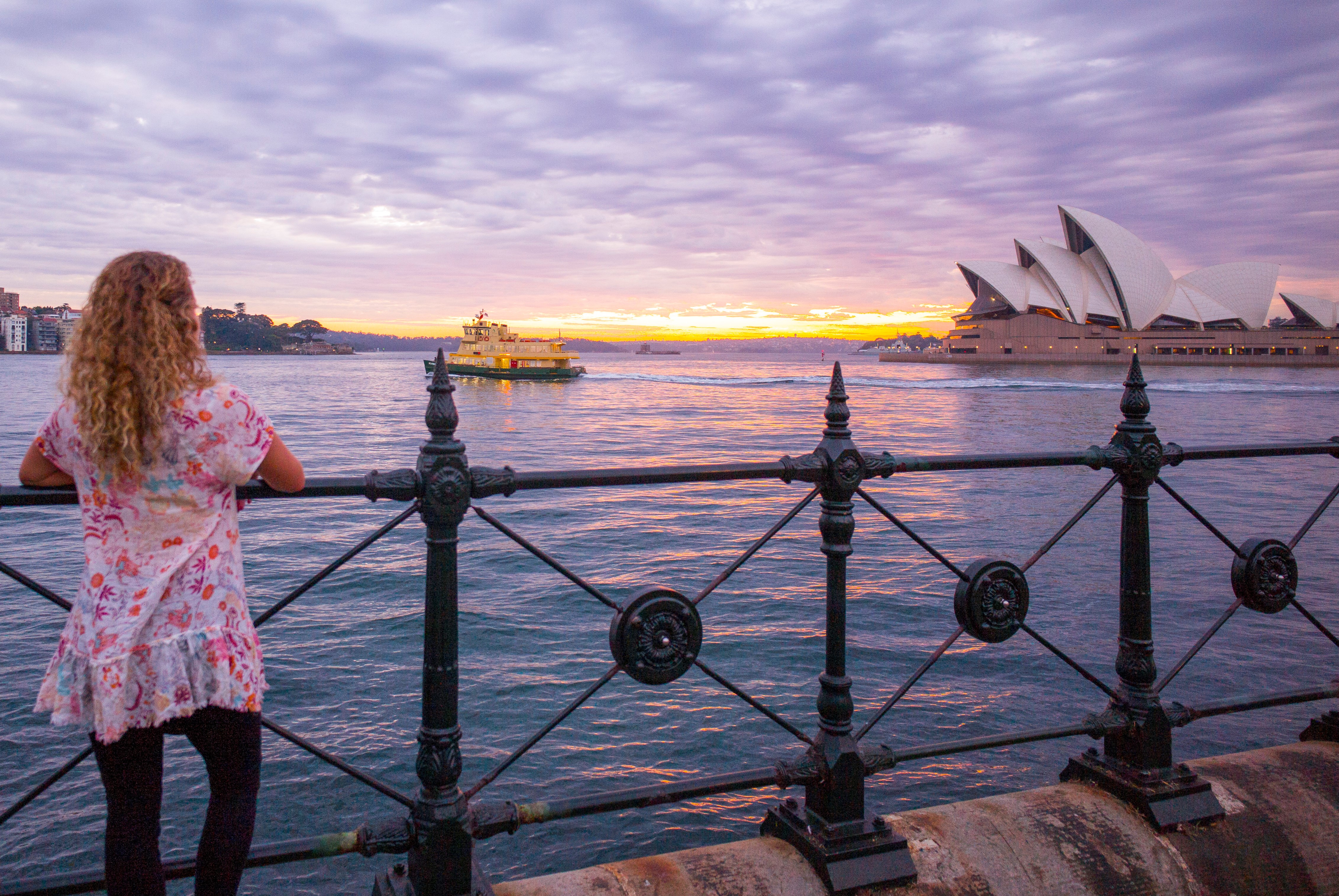 SydneyHarbourYHA_OperaHouseSunrise.jpg