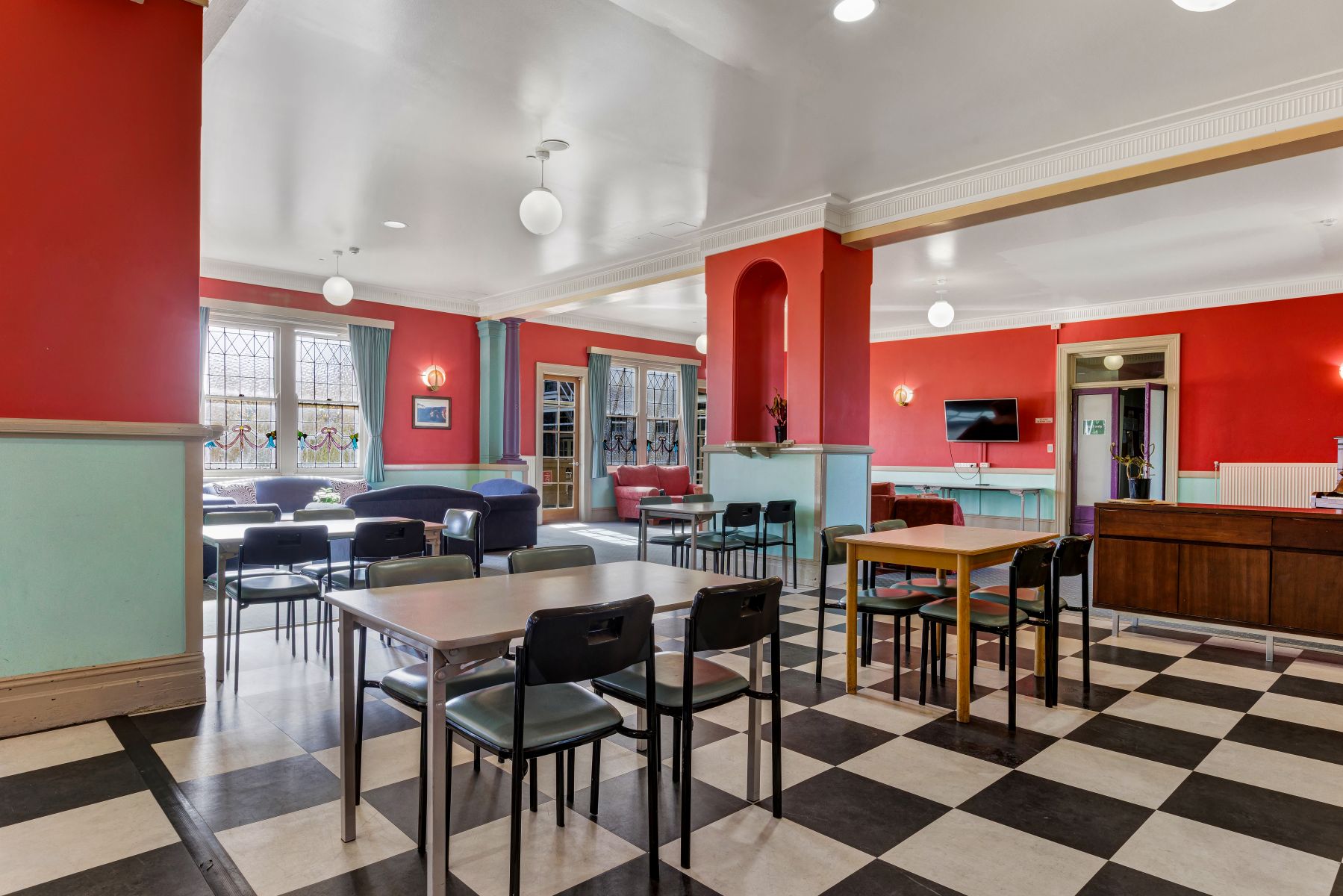 YHA Blue Mountains Groups Dining Area.JPG
