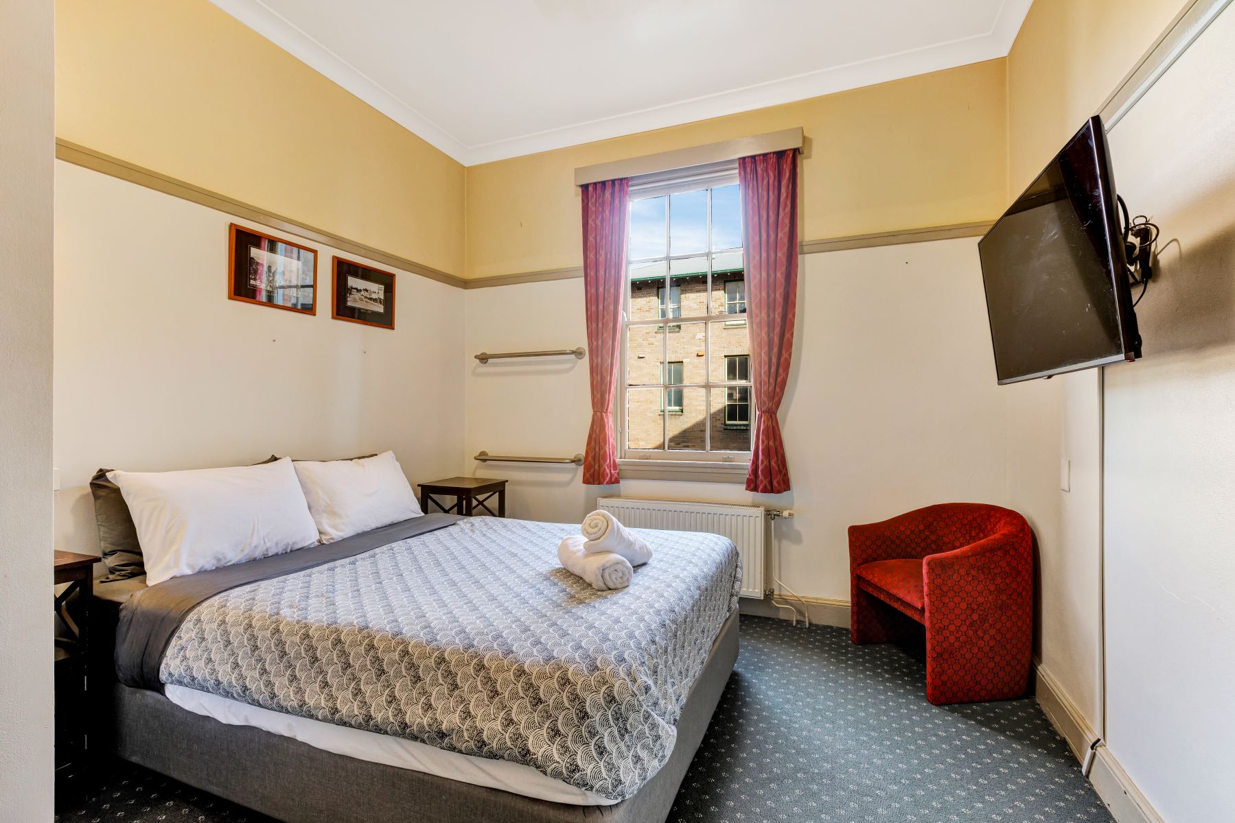 YHA Blue Mountains Private Room.JPG